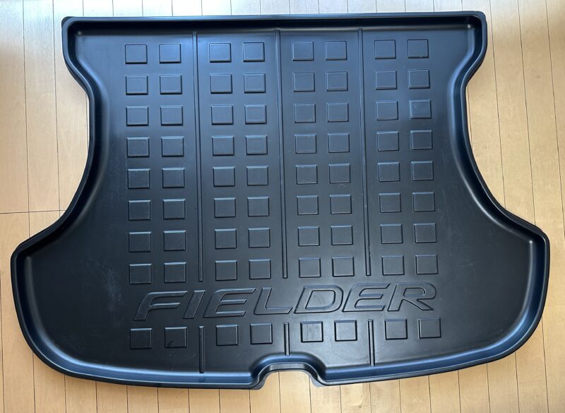 カローラフィールダー専用の防水ラゲッジマット